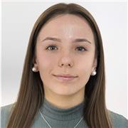 Estudiante destacada con media de sobresaliente en la ESO. Ofrezco clases de refuerzo a alumnos de primaria y/o secundaria.